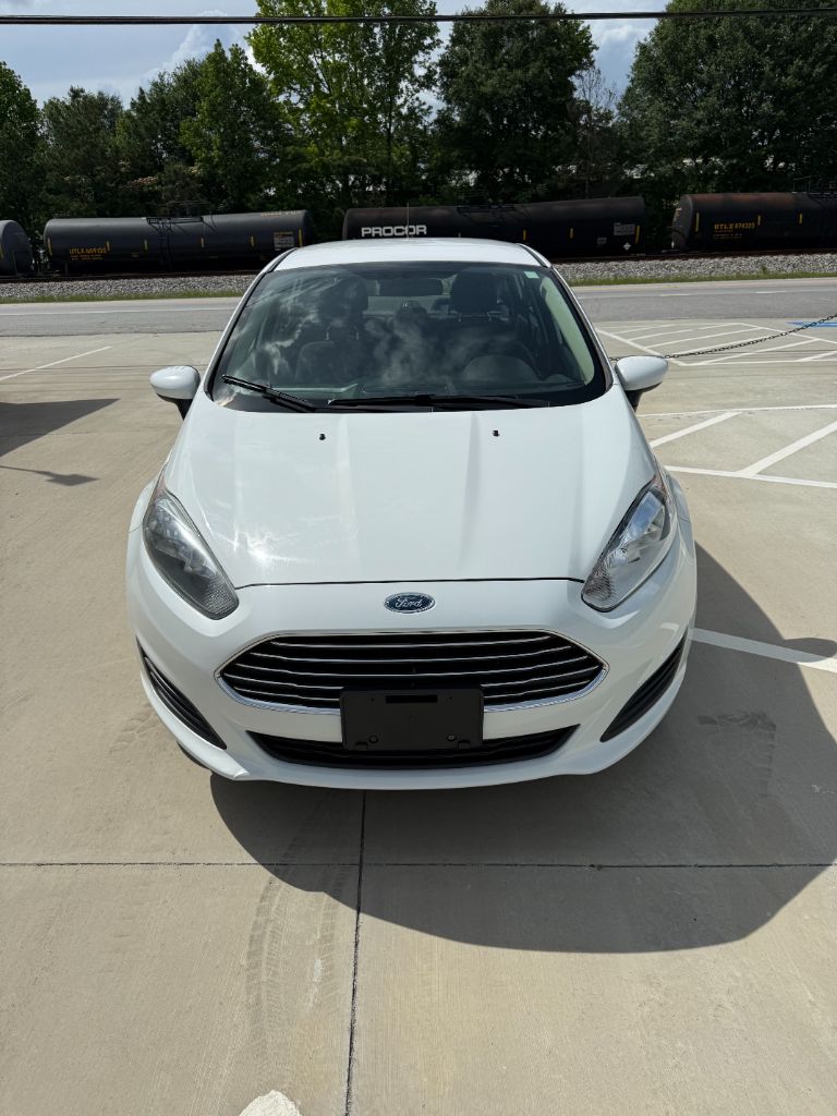 2019 Ford Fiesta SE Sedan's photo